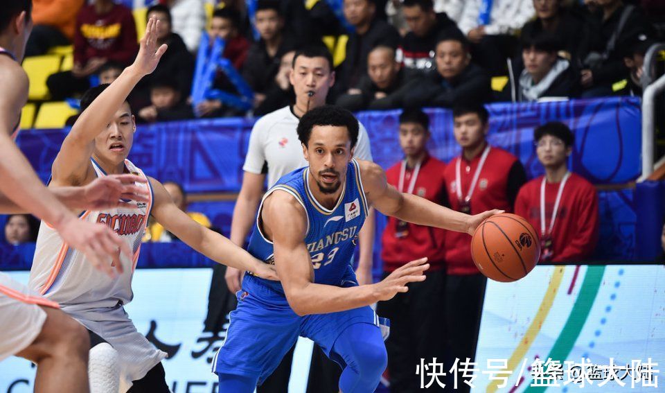 cb正式抵达国内！曝江苏队签下NBA大牌球员，李楠迎来救命稻草