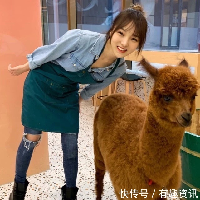 她曾因胖被嘲全团最丑,一年后暴瘦出漫画腿,竟还没羊驼的腿粗