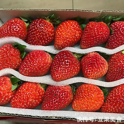 吃着比肉还鲜，嘴馋就吃冬日限定～草莓爆浆蛋糕