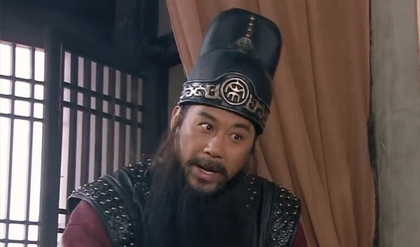 晁盖$此人在梁山排名第十二,救过晁盖和宋江,却被自己人逼得走投无路