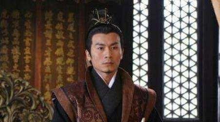 不顾|妃子被赶出皇宫,不顾父母反对嫁给乞丐,多年后,乞丐成开国皇帝