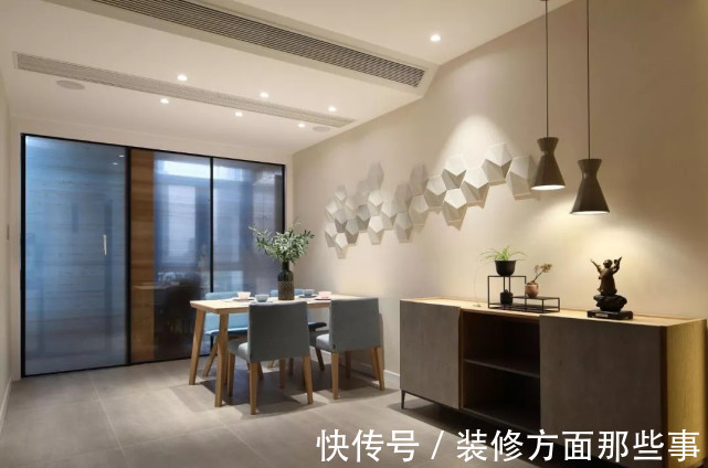 灯光|126平现代风三居室,暖色让客厅温馨,灯光的设计是一大亮点