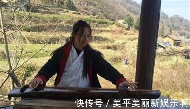 古琴！男子隐居深山8年，娶自己的女弟子，生2个女儿，如今过得怎样？