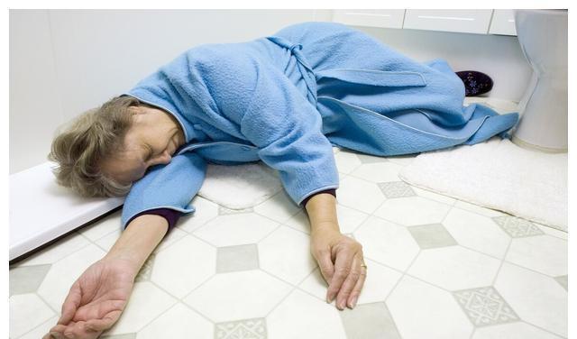 中风|导致脑中风的19个危险因素,看看自己占几条?评估中风风险