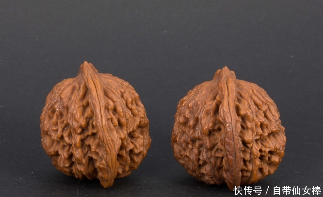 文玩核桃|文玩核桃的四个死穴你知道是什么吗?千万要注意了!