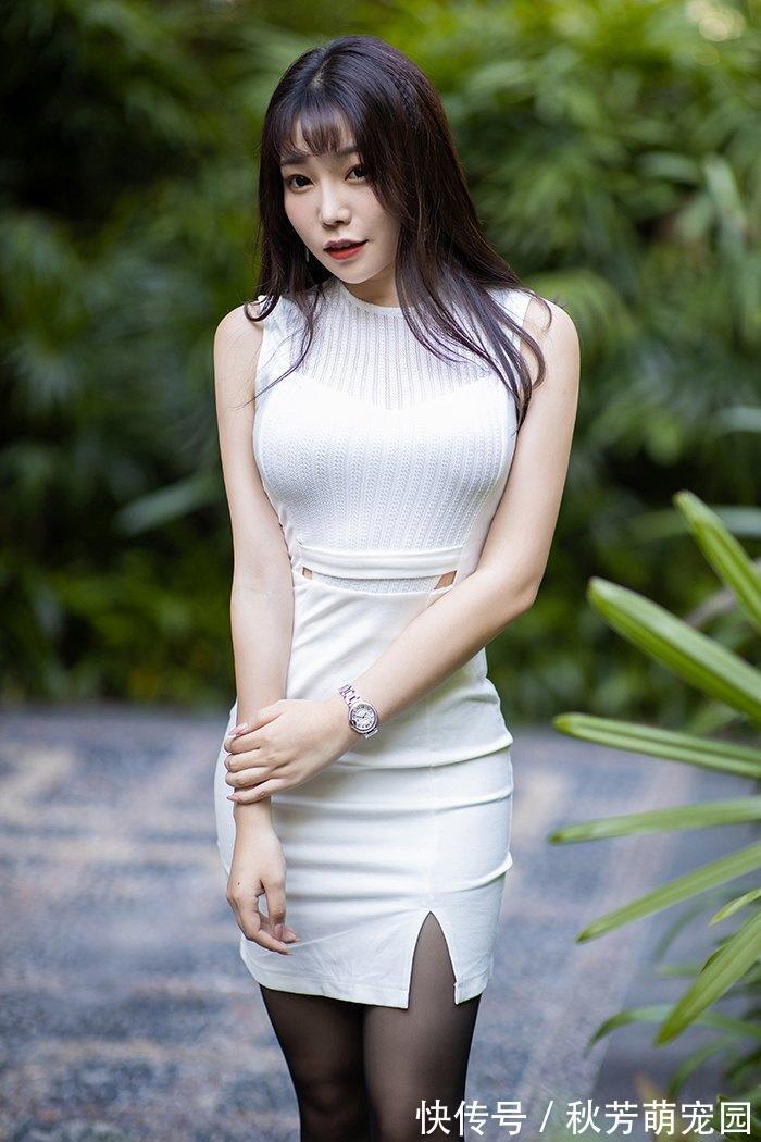 下半身 美女脚上搭配一双一字带的高跟鞋,让她显得格外的有魅力