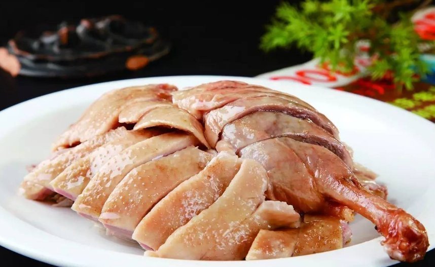 有白切鸡怎么能没有白切鸭呢,鸭肉细腻爽滑,香滑清甜没膻味