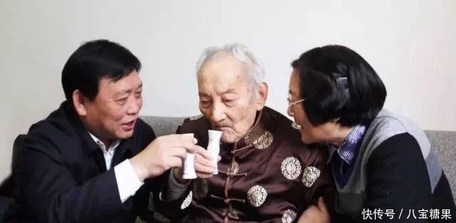 爱喝|100岁夫妻的长寿秘诀:坚持“5餐1蛋4动”,最爱喝一种“长寿汤”