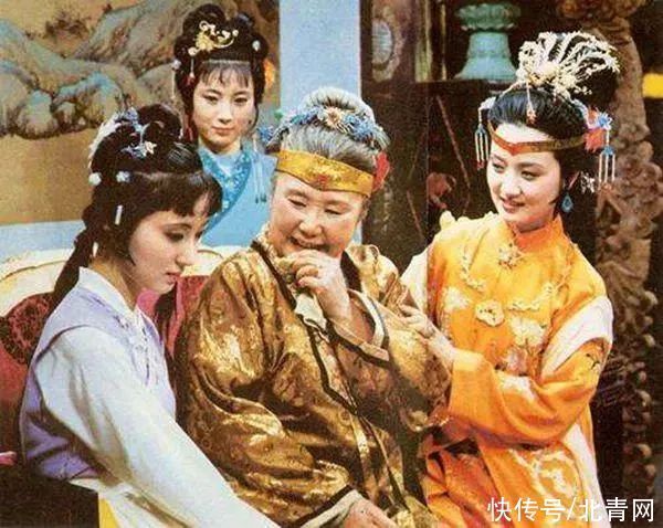 宝玉$那个“眼泪汪汪”的林黛玉,竟是个隐藏的管家能手