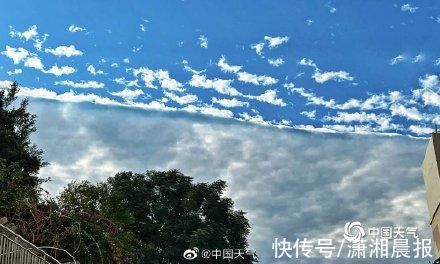 厦门|厦门天空出现罕见一线天景观，网友：像结界