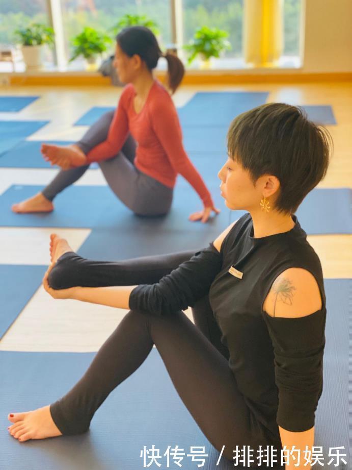 教练|“流瑜伽”在这位瑜伽教练身上完美展现，甩脂瘦身，靠毅力来坚持