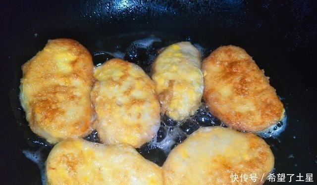 炸馒头片时,鸡蛋里面多加1样,馒头片不吸油,外酥里嫩真好吃