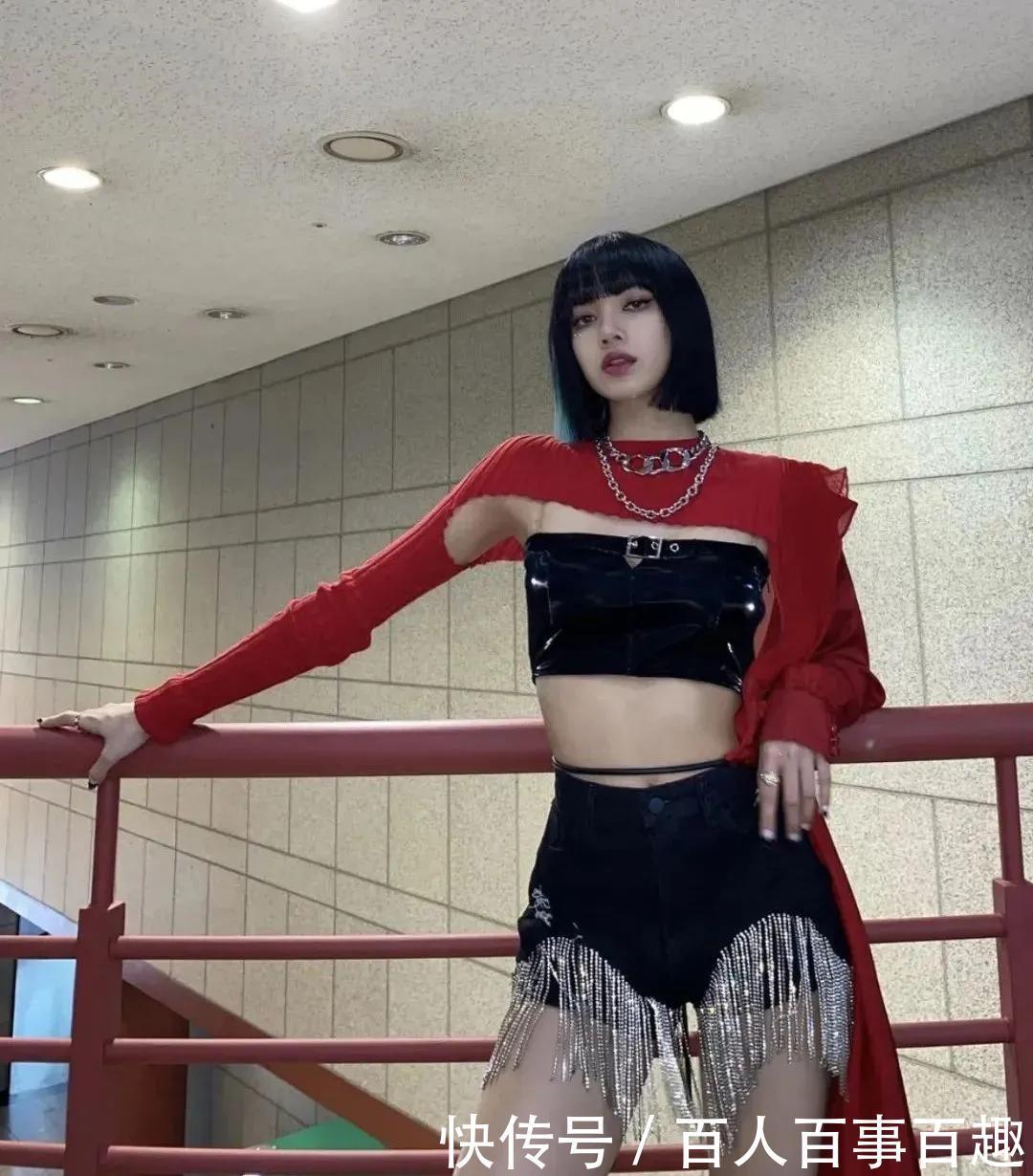 露奶|Blackpink全员“露奶装”韩国女爱豆冬天也穿这个