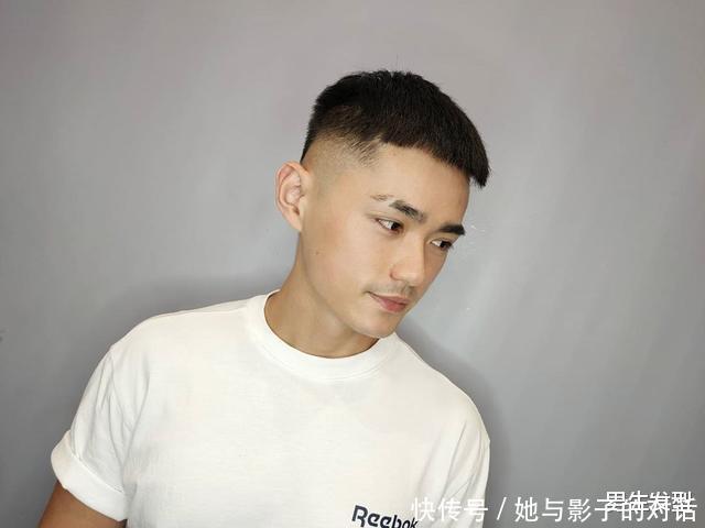 男生别迷恋“背头”发型了,今夏留这4款短发,时尚帅气不油腻