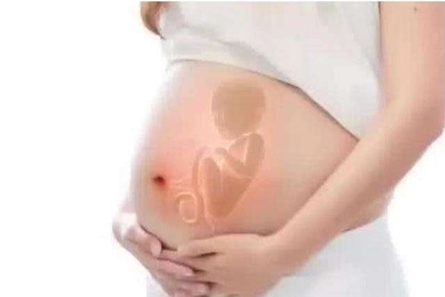 妈妈带|孕妇顺产双胞胎后大喊:肚子还在动,医生检查发现惊喜