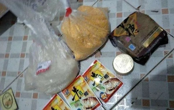 钓了30年鲫鱼，才知道这窝料不用买，比酒米还好用！