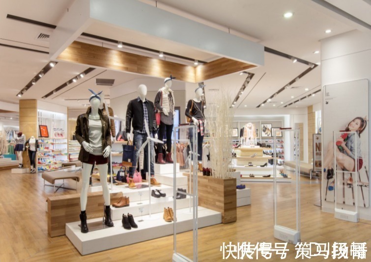 衣服|实体店衣服价格高达几百,电商却只要几十?内幕被揭露,你还买吗