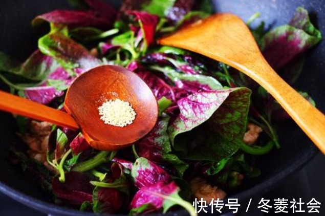 入味|炒苋菜时，牢记“油盐水”3步，口感嫩味道香，还很入味，真好吃