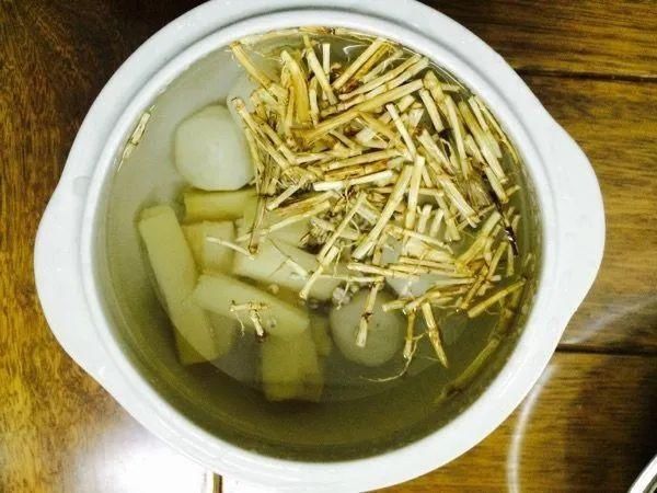 清热|清热利尿的白茅根，清甜可口的竹蔗茅根水
