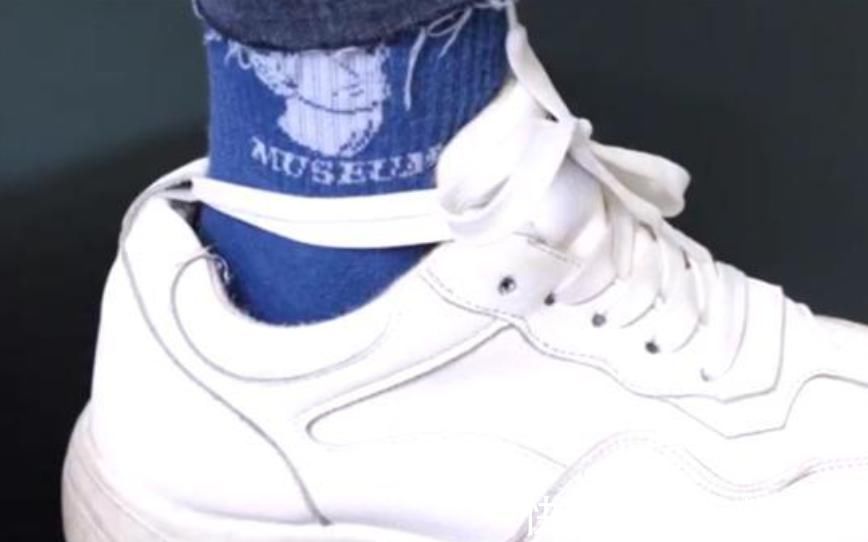 晾晒 鞋子后面的“小尾巴”别剪掉,有人鞋都穿烂了,也不知道正确用途