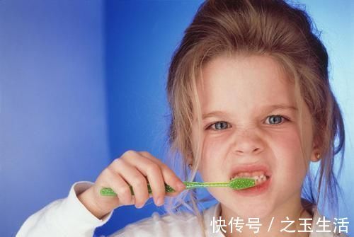 乳牙|让孩子“满嘴烂牙”的不是糖,而是“这1物”,每个人家里都有