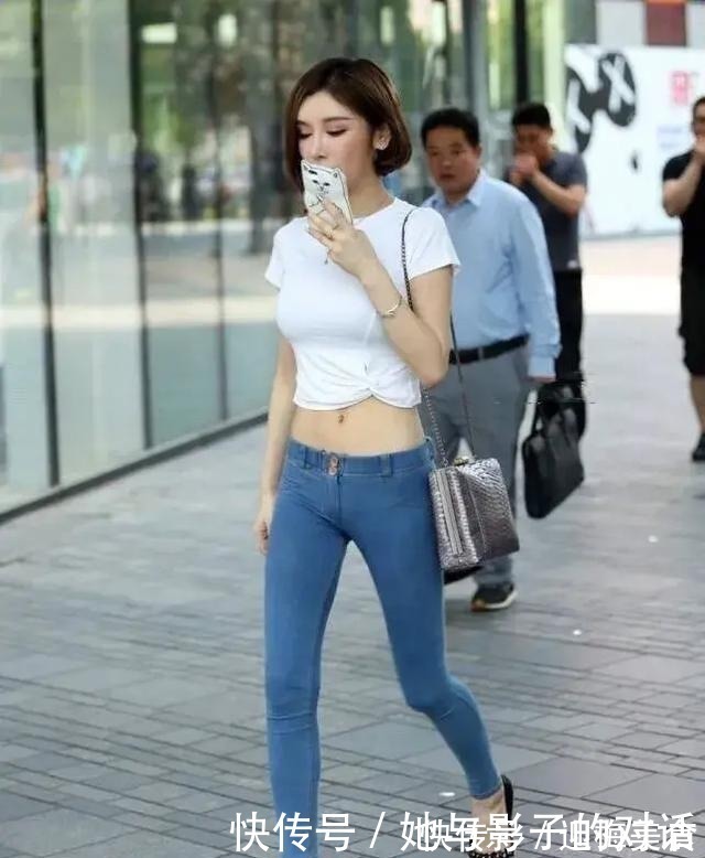 紧致|高腰紧致的牛仔裤，轻而易举修饰，蜂腰细腿