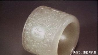 扳指|一男子手戴上亿扳指,专家要求上交,男子说出6个字,专家蒙掉