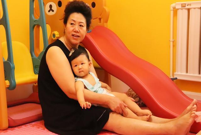 沉默|“生男生女”都一样20年后差别就出来了,儿女双全的父母沉默了