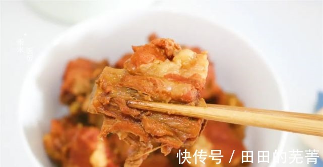 骨头|夏天吃肉，这个做法太省事了，丢进锅里不用管，时间一到满屋香！