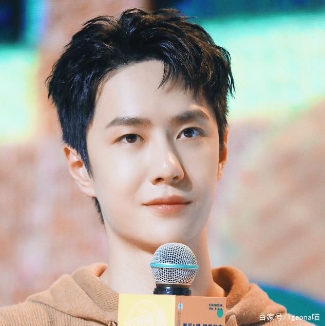 王一博：粉丝见面会开成军训第一人！猫头军事化管理，啵好严格！