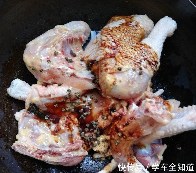 电饭锅焗鸡,肉嫩多汁,做法简单!