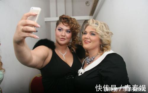 女性|45岁女性开始衰老后,身上2个地方会“变深”,没有的人还很年轻