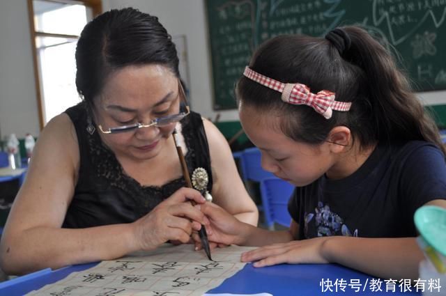 “奶酪字体”在中小学盛行，学生认为很酷，老师却不喜欢