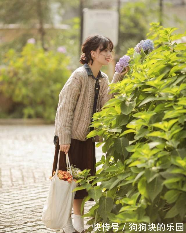 半身裙 秋天,针织衫怎么穿才是正解?学会几个搭配公式,提升气质又好看