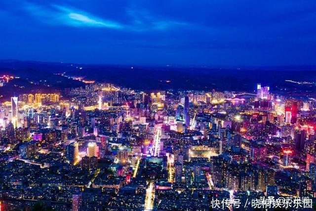 西部最迷人的城市，有“晚上小香港”之称，美得如星辰大海