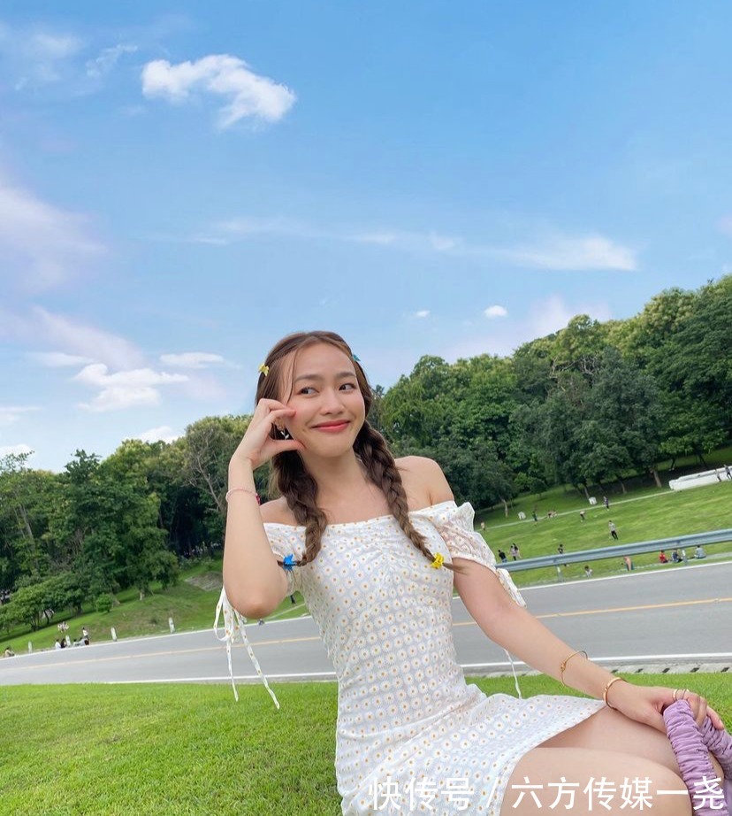 吸睛度|“ 大肠发圈 ”烂大街了!初秋竟然流行土味配饰?