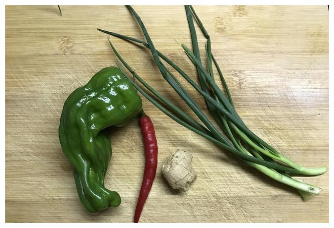 睡眠不好的人要多吃这菜,2分钟教你做,香辣开胃没腥味,超下饭