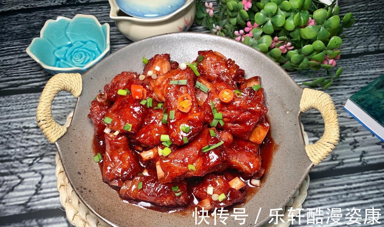 排骨|排骨和腐乳碰撞在一起，色泽红润、甜而不腻，搭配米饭，百吃不厌