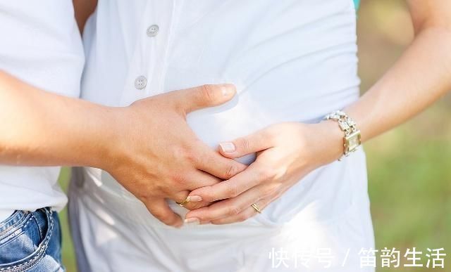 睡眠质量|怀孕后,如果孕妇在这三次少碰孕妇的肚子,可能对胎儿的发育有帮助