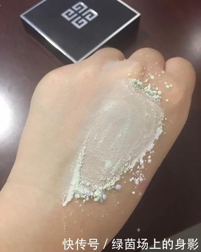 大牌散粉“踩雷”现场！谁说纪梵希好用丝芙兰也不咋样