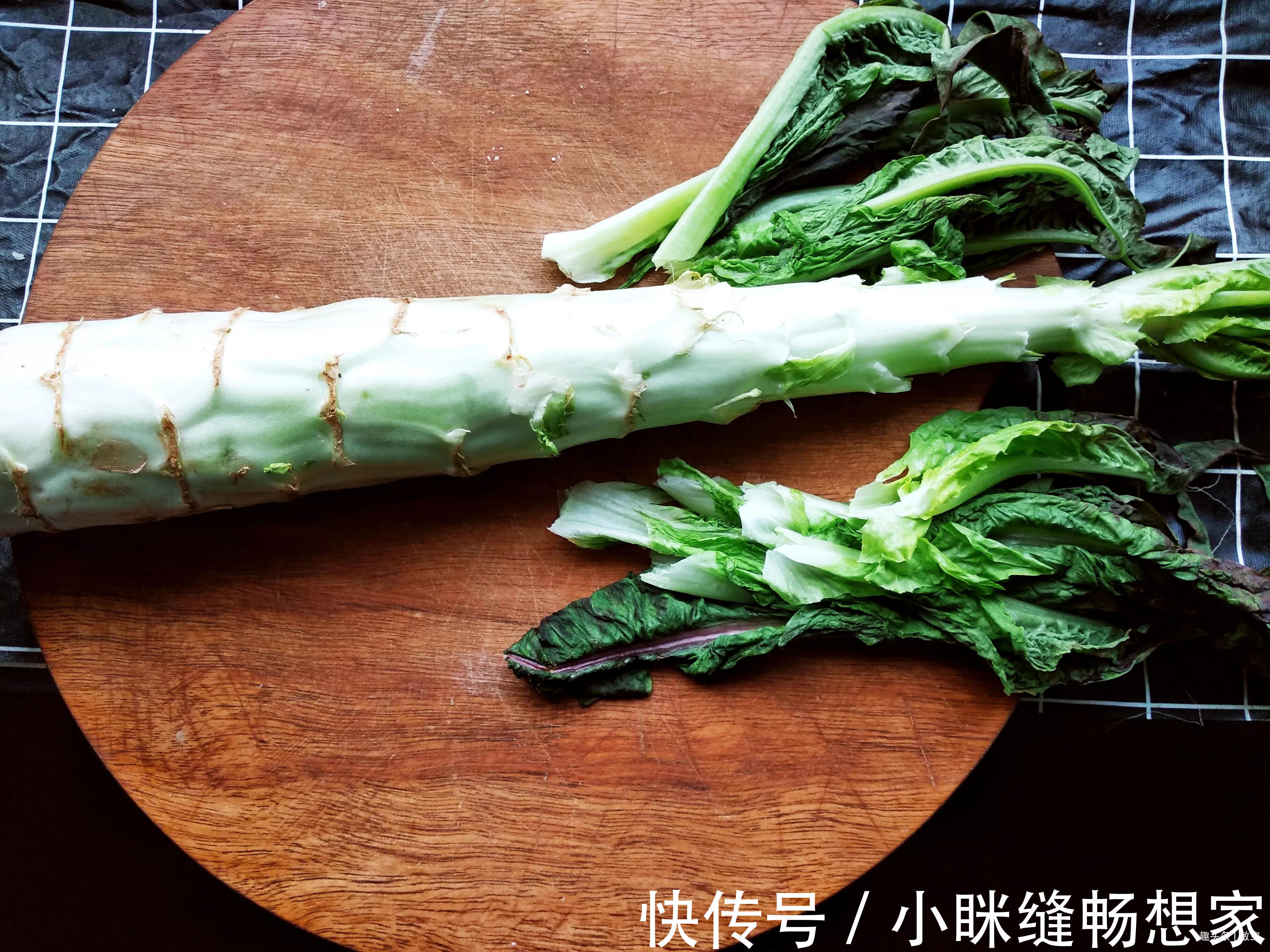 菜老妈|老妈来家中做客,媳妇做了4菜1汤,老妈没怎么动筷,这菜差吗