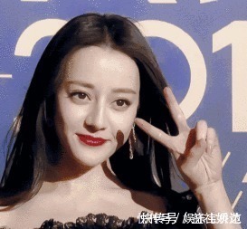 淡颜系|双眼皮、一字眉已经过时了,现在的美女标准是这样……