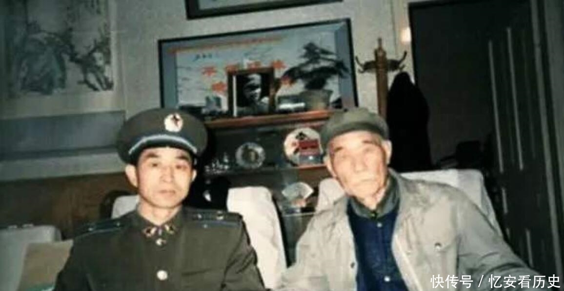 看望|开国中将来军区看望战友,卫兵将其拦下:专车都没有,还自称将军