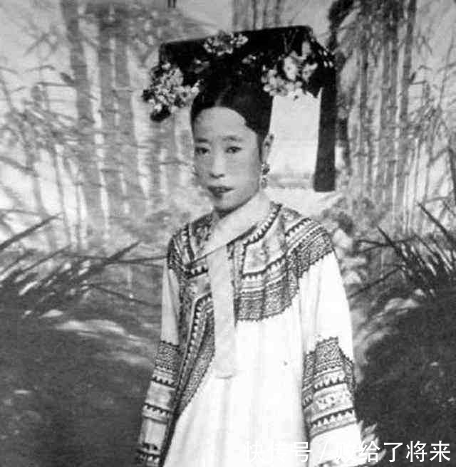 光绪|晚清老照片：第三张结婚好正式，最后一张光绪皇后看着好瘆人！
