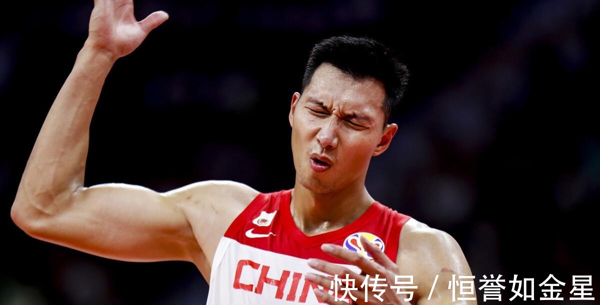 赵继伟|赵继伟砸球技犯,易建联警告,裁判为何敢使用双重标准践踏规则