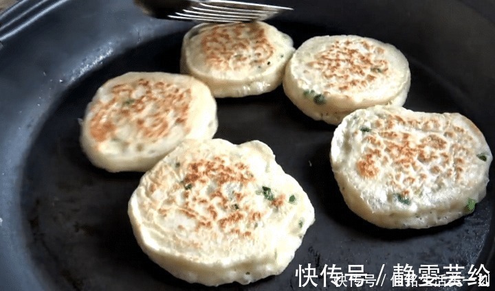劲道|原来葱花饼的做法如此简单,筷子一搅,蓬松暄软又劲道,百吃不厌