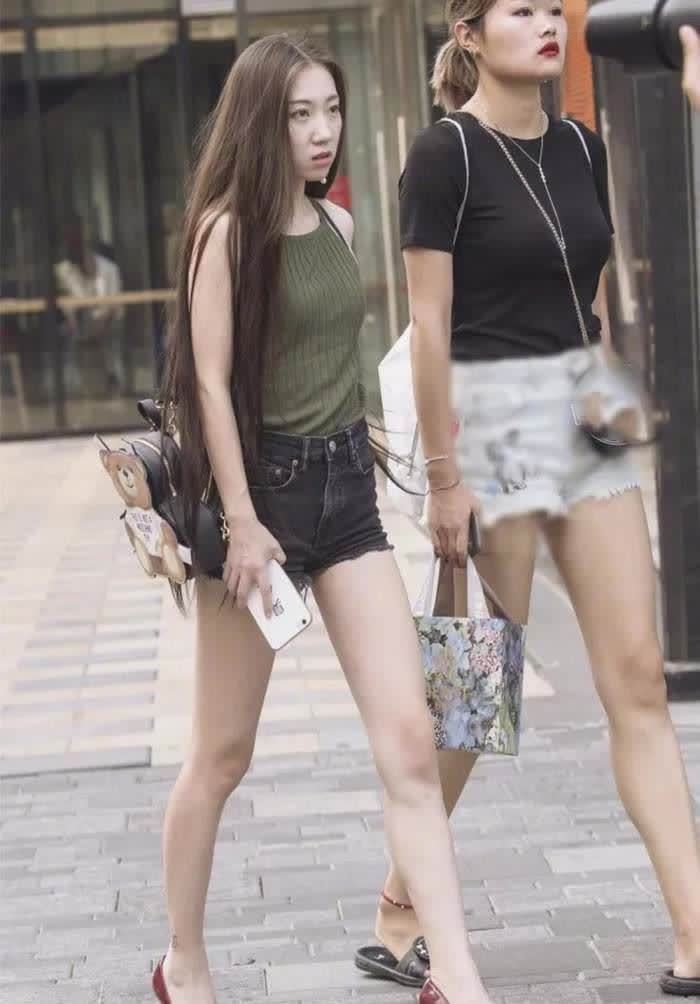 高颜值|高颜值大长腿美女, 身材体型非常性感, 背影都是那么的好看!