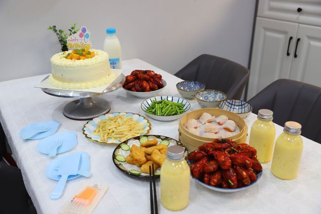 孩子过生日,妈妈花一小时搞定一桌菜,网友:精致丰盛不浪费