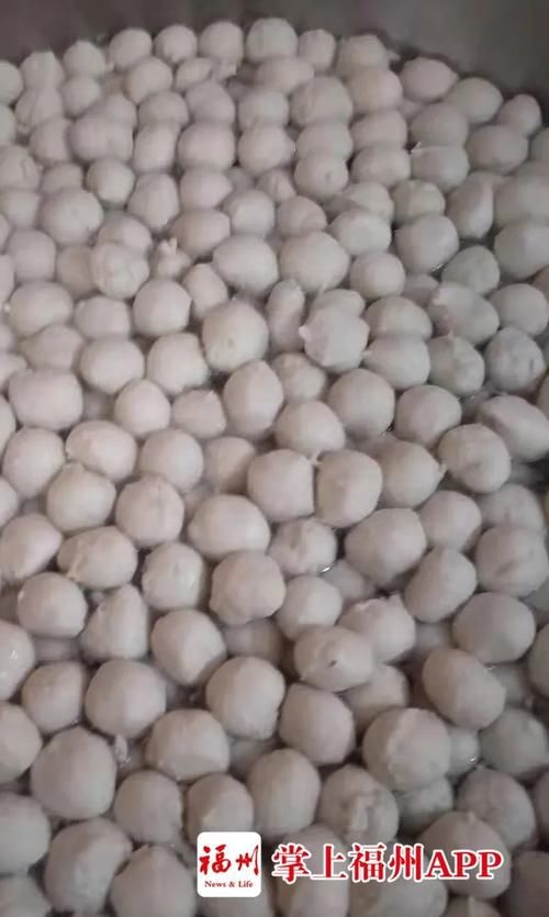  听说我在福州“就地过年”，爸妈寄来了……