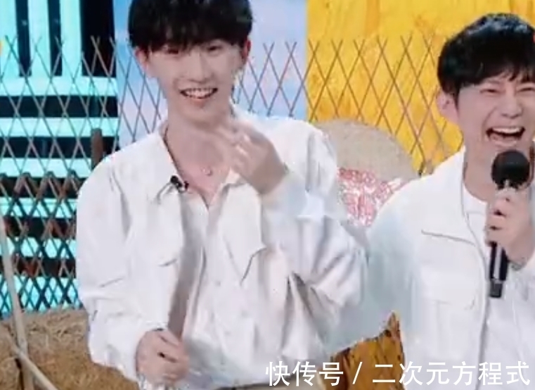 何炅|馬嘉祺玩游戲慘敗被追著采訪，在線求救：哪里可以離開這個城市？